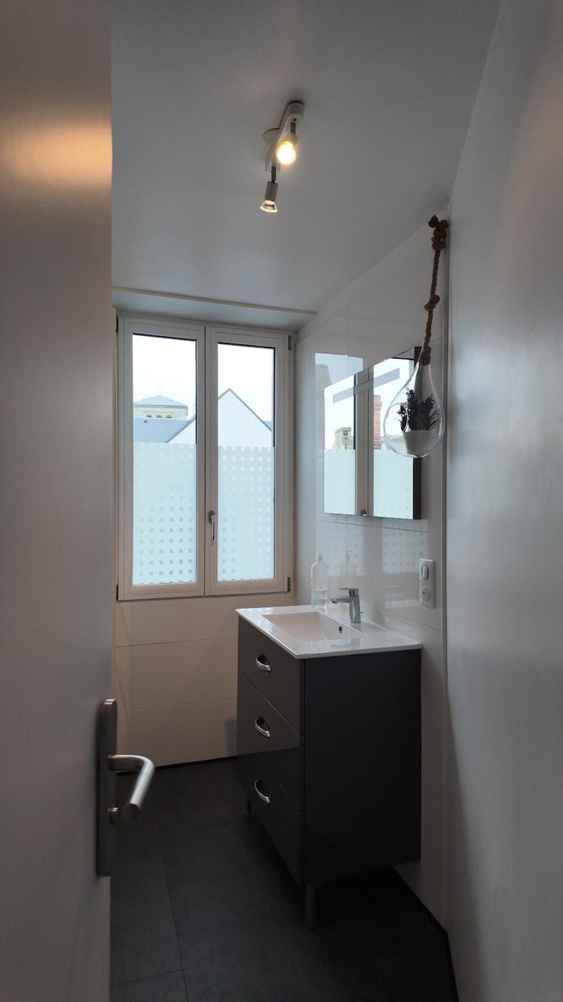 **La Bretonnerie, Bel Appartement De Standing กงการ์โน ภายนอก รูปภาพ